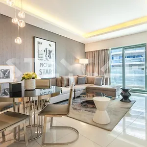 Staycae Paramount Towers شقة